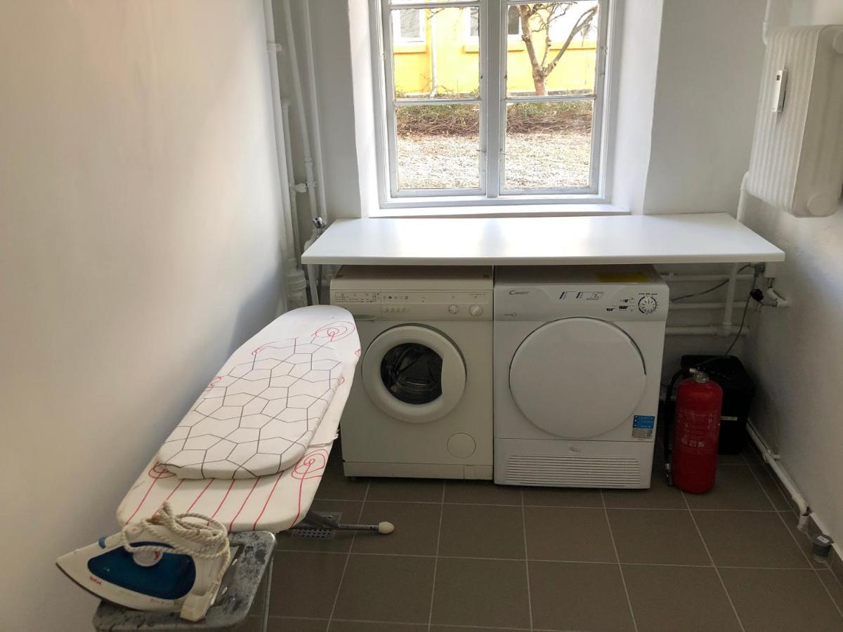 Rooms In Quiet White Villa Apartment Hortensiavej 8 On Frederiksberg C โคเปนเฮเกน ภายนอก รูปภาพ