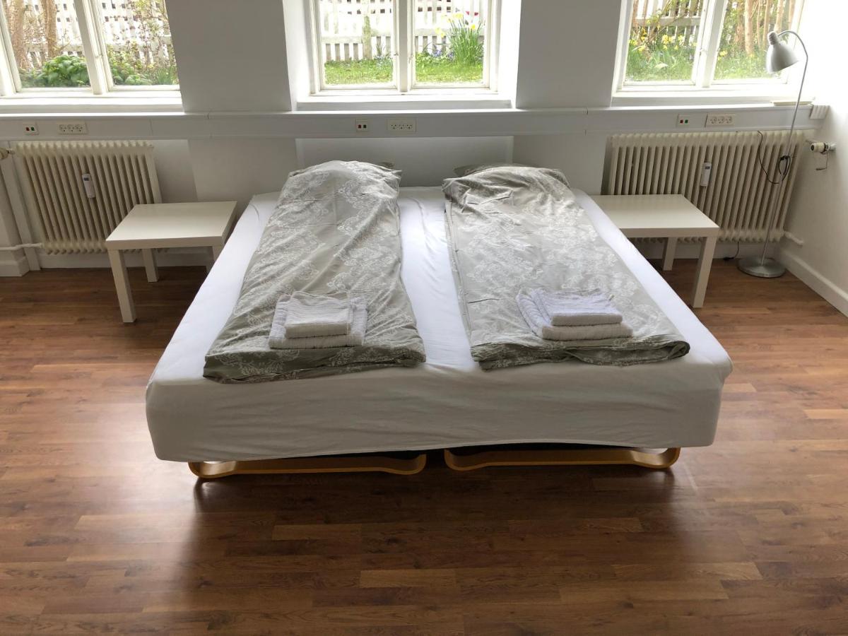 Rooms In Quiet White Villa Apartment Hortensiavej 8 On Frederiksberg C โคเปนเฮเกน ภายนอก รูปภาพ