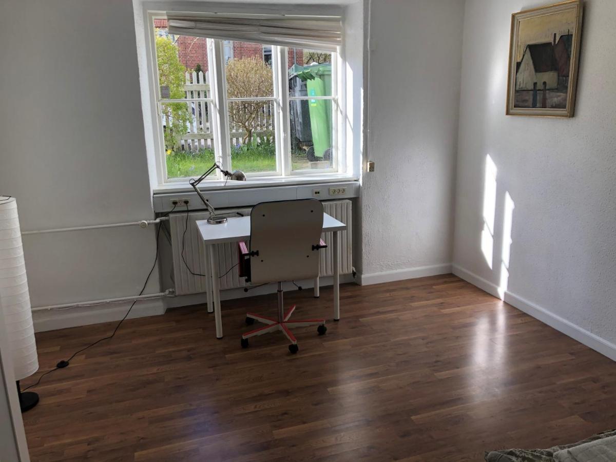 Rooms In Quiet White Villa Apartment Hortensiavej 8 On Frederiksberg C โคเปนเฮเกน ภายนอก รูปภาพ