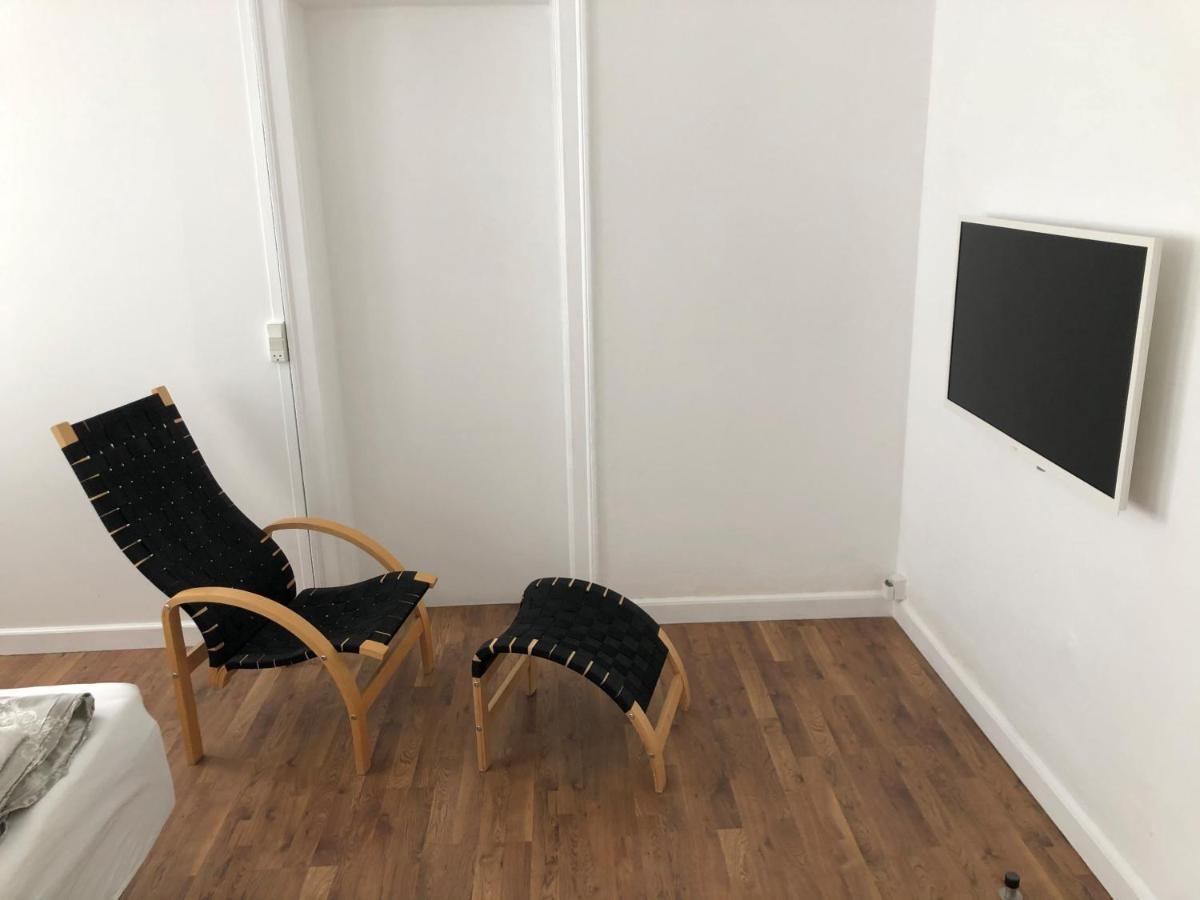 Rooms In Quiet White Villa Apartment Hortensiavej 8 On Frederiksberg C โคเปนเฮเกน ภายนอก รูปภาพ