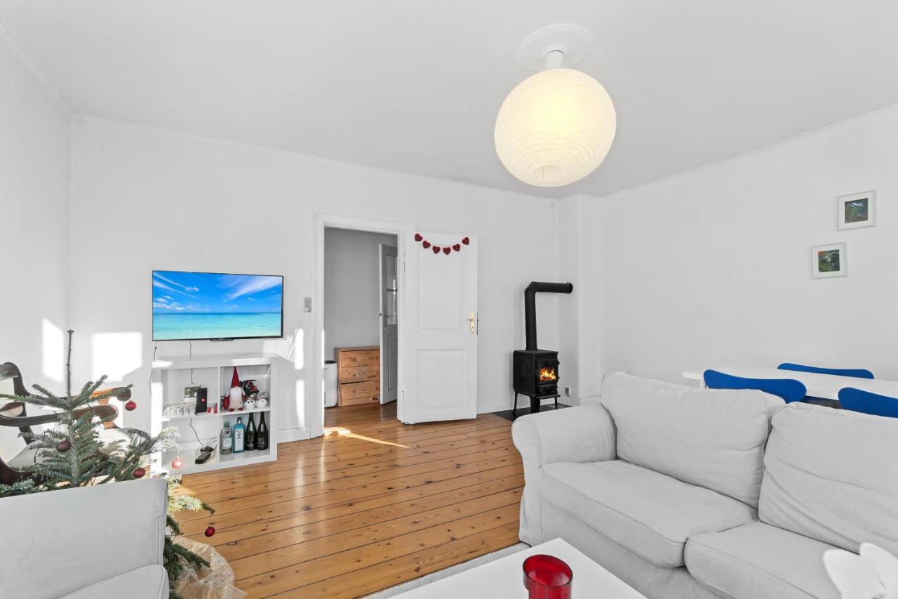 Rooms In Quiet White Villa Apartment Hortensiavej 8 On Frederiksberg C โคเปนเฮเกน ภายนอก รูปภาพ