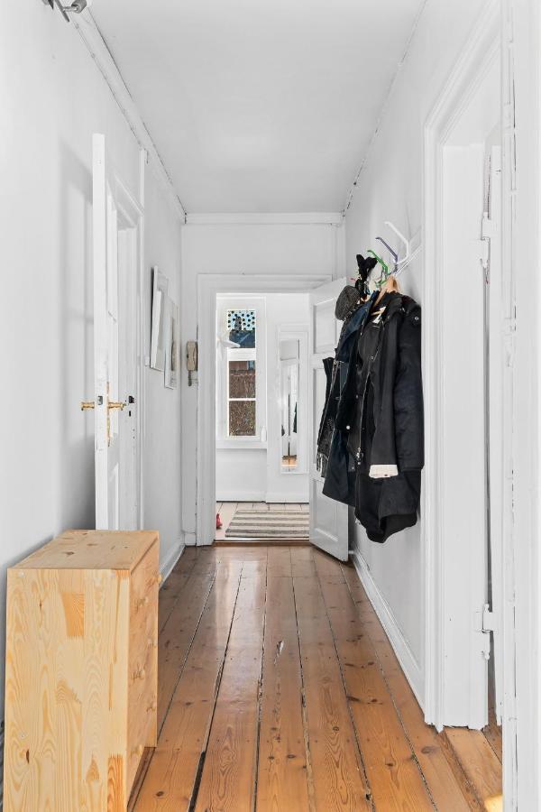 Rooms In Quiet White Villa Apartment Hortensiavej 8 On Frederiksberg C โคเปนเฮเกน ภายนอก รูปภาพ
