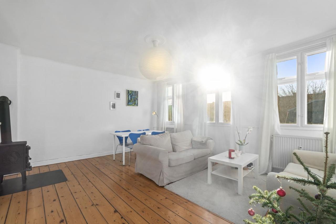 Rooms In Quiet White Villa Apartment Hortensiavej 8 On Frederiksberg C โคเปนเฮเกน ภายนอก รูปภาพ